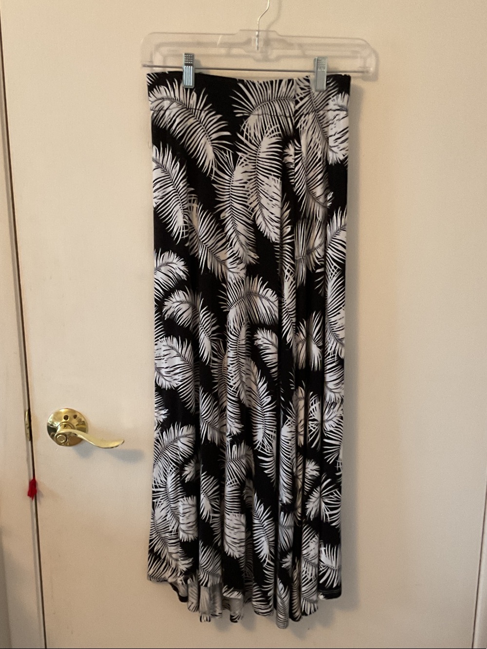 Black and White Palm-Print Maxi Skirt — Classic Summer Style